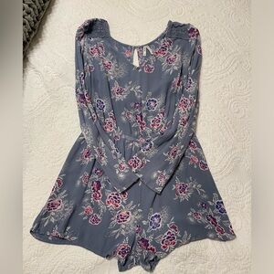 Mudd romper Size L